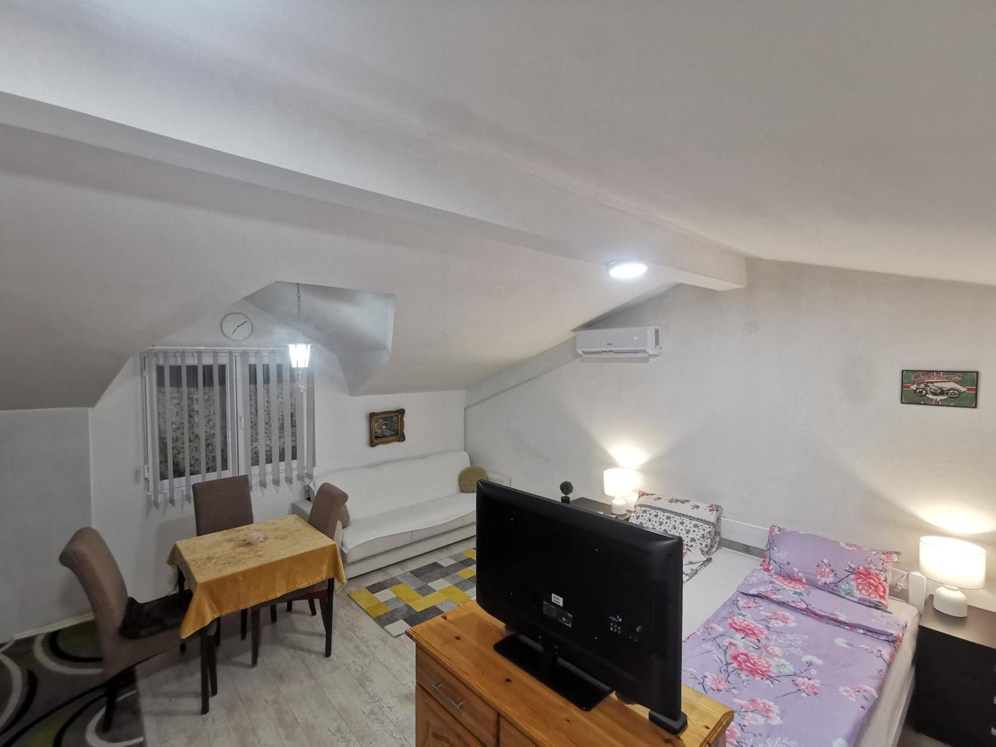 White Apartment Sarajevo - Free Parking Екстериор снимка