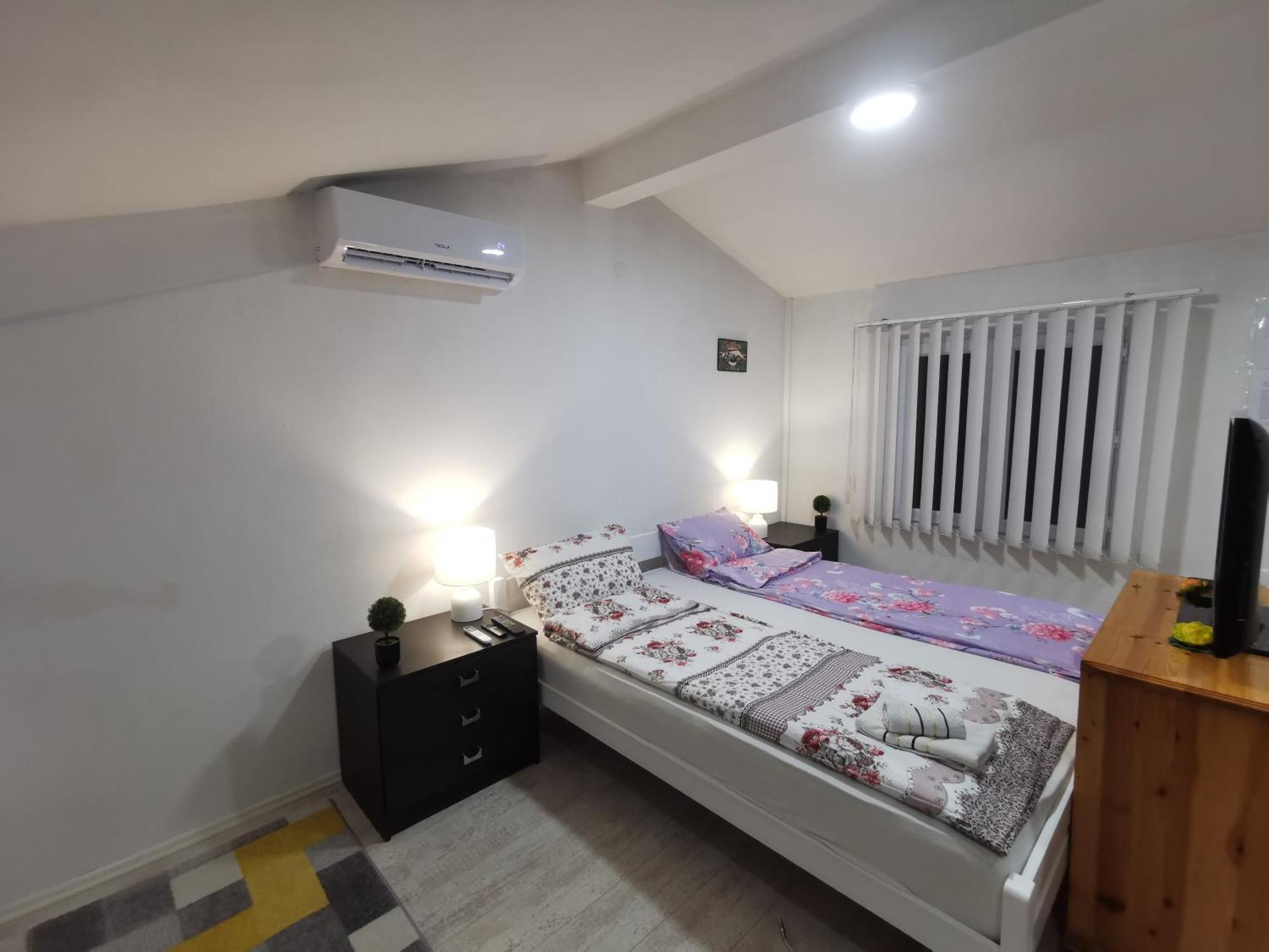 White Apartment Sarajevo - Free Parking Екстериор снимка