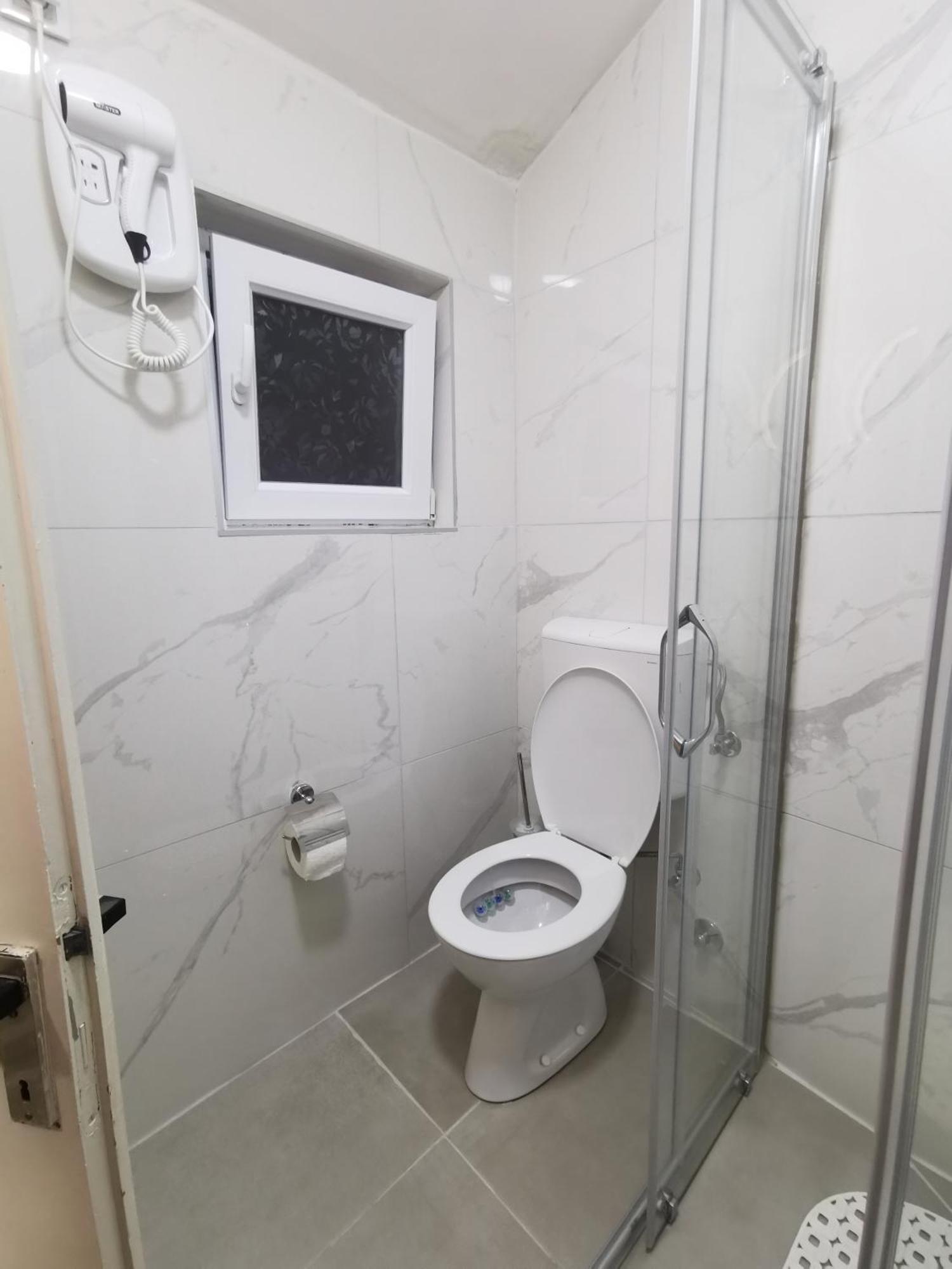 White Apartment Sarajevo - Free Parking Екстериор снимка