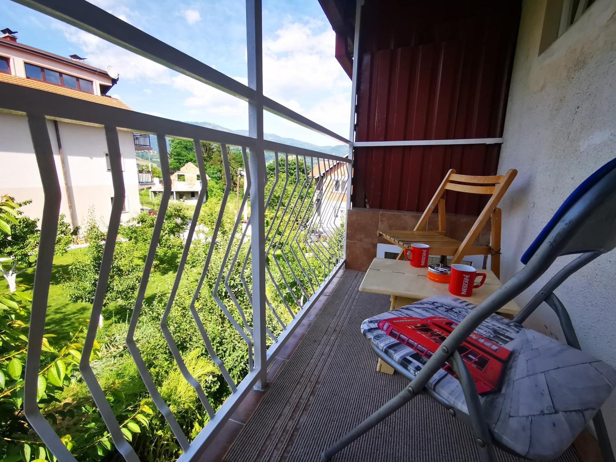 White Apartment Sarajevo - Free Parking Екстериор снимка